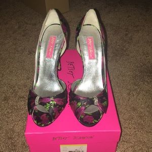 Betsy Johnson pumps